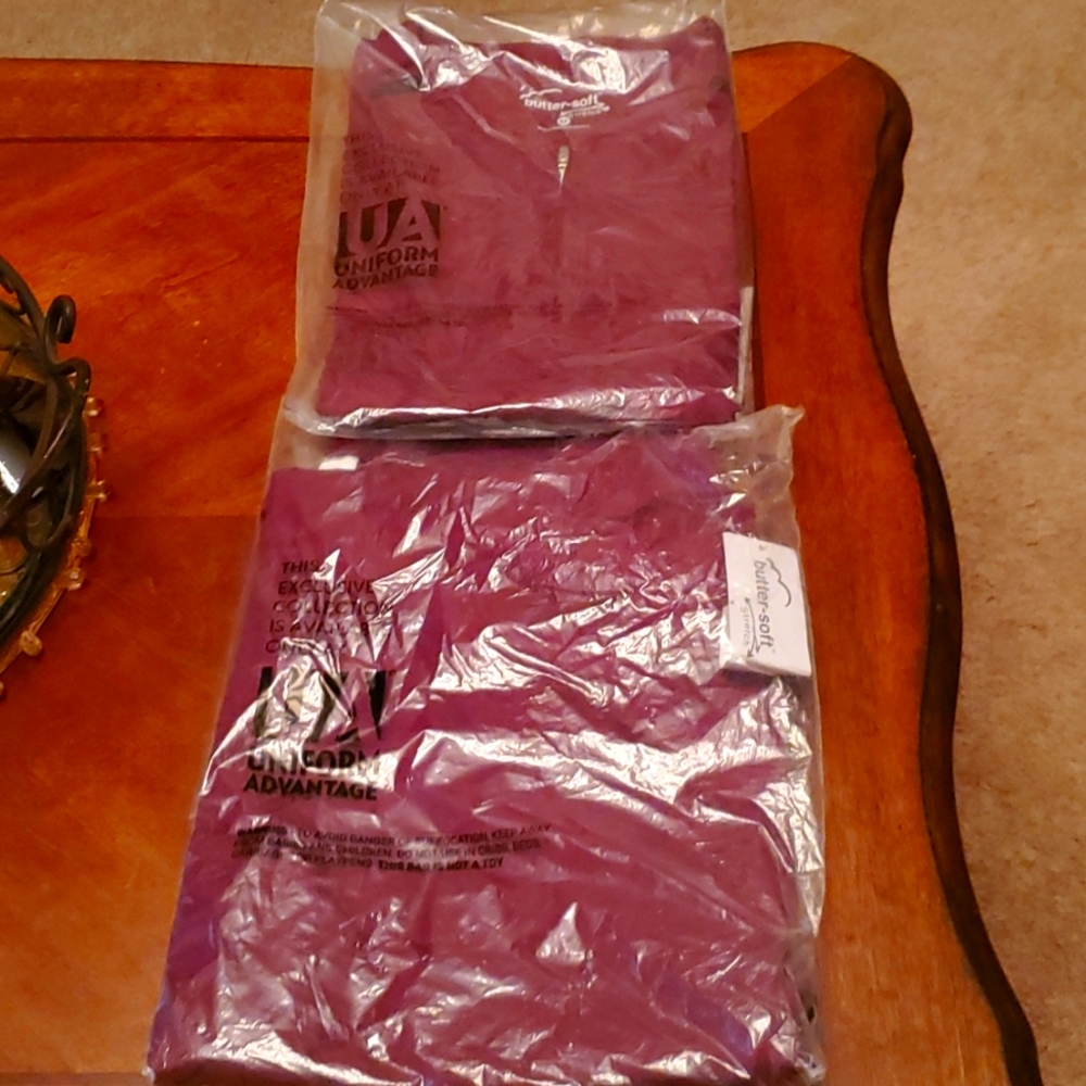 Uniform Advantage butter soft scrub top and bottom, Size M top and M petite pant